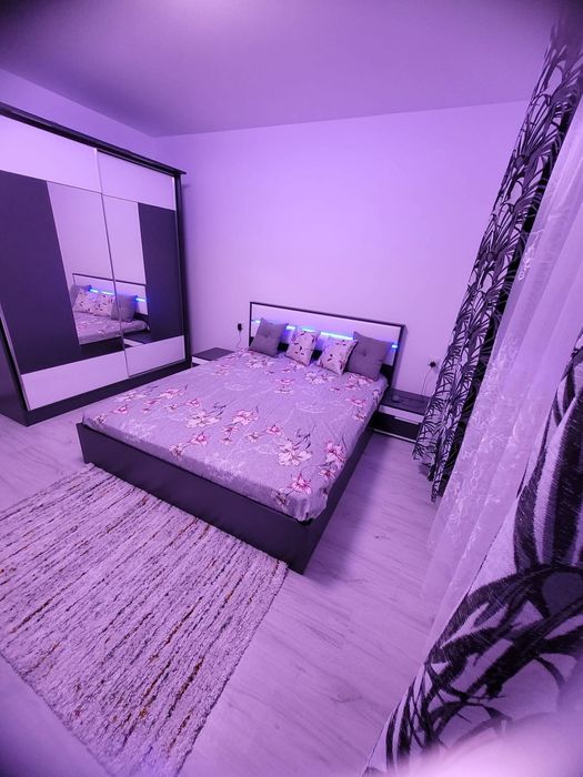 Inchiriez apartament