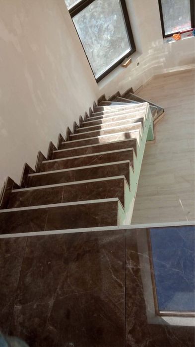 Meserias constructii efectuez lucrari in constructii  apartamente la cheie gresie faianta glet lavabila sape tencuieli etc.