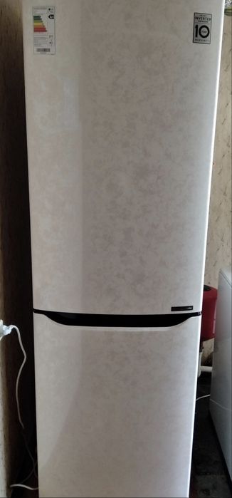 Продам холодильник LG
