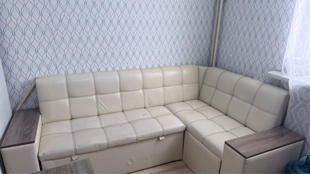 Продам кухонный диван