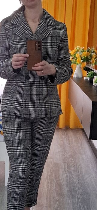 Продам женский костюм