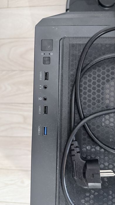 PC - i5-10400, 16GB RAM, GTX 1070 dual, alimentare 650W, carcasa Aqirys, RGB - fara SSD/HDD
