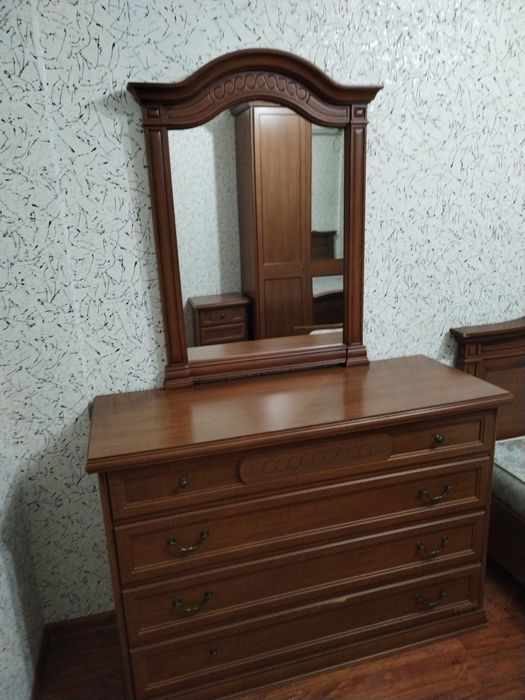 Продам спальний гарнитур