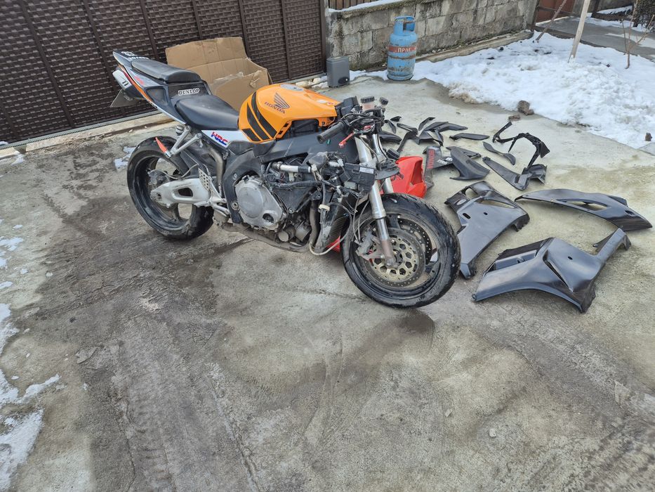 Honda cbr 1000 rr 2007 на части