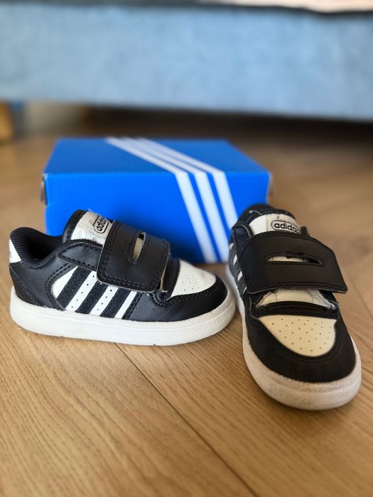 Кроссовки adidas оригинал