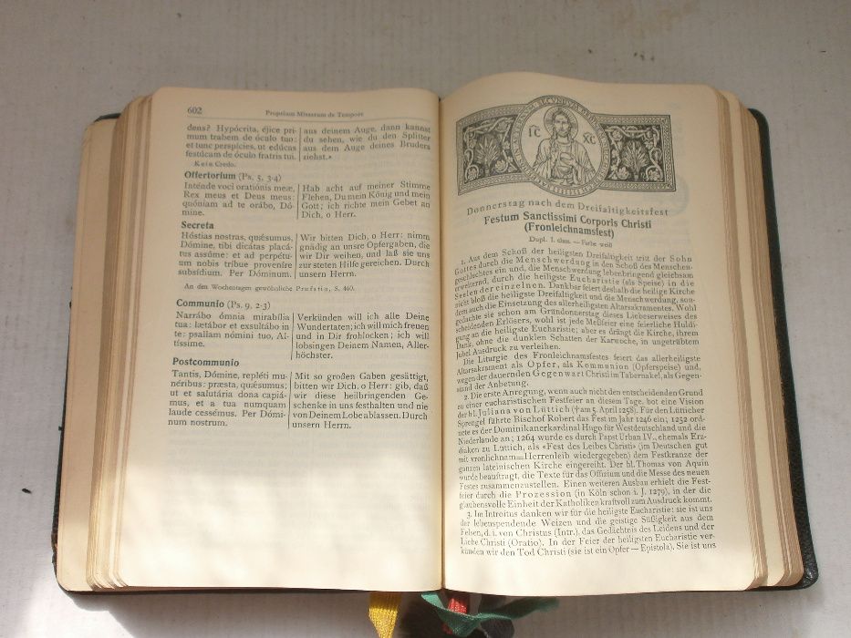 Стара  Библия с Кожени Корици и Позлатени Страници