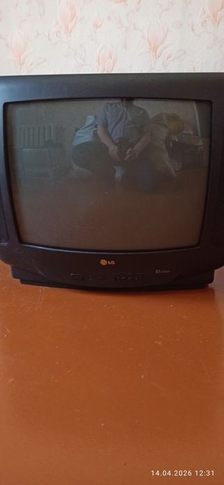 Телевизор LG в отличном состоянии