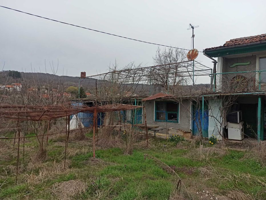 Продава се Къща в с. Средногорово, Област Стара Загора - 100 кв.м за 357 €/кв.м - Снимка #1