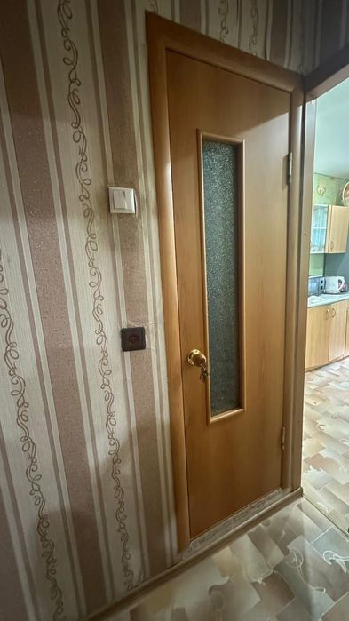 Продам меж ком двери