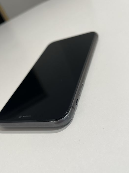 Продам айфон 11 iPhone 11