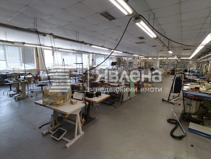 Продава се Промишлена сграда в Аксаково - 1000 кв.м за 400 €/кв.м - Снимка #8