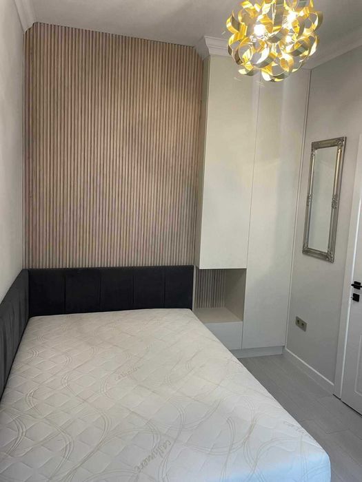 Дава се под наем Тристаен апартамент в София, Център - 90 кв.м за 1700 € - Снимка #1