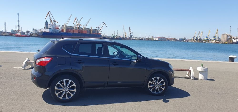 Продавам нисан кашкай