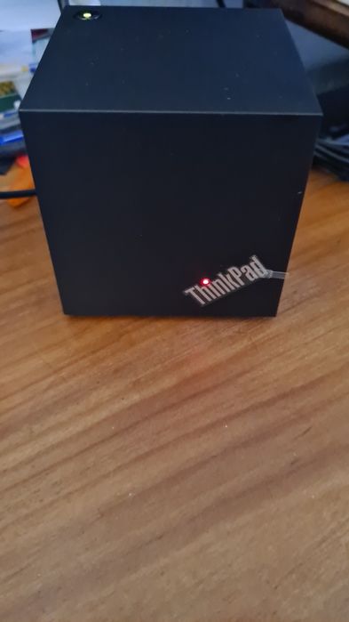 Продавам док станция Lenovo ThinkPad WiGig Dock 40A6