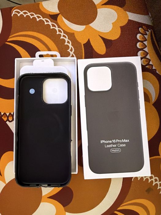 Vând 2 husa kevlar pentru iphone 16 pro max