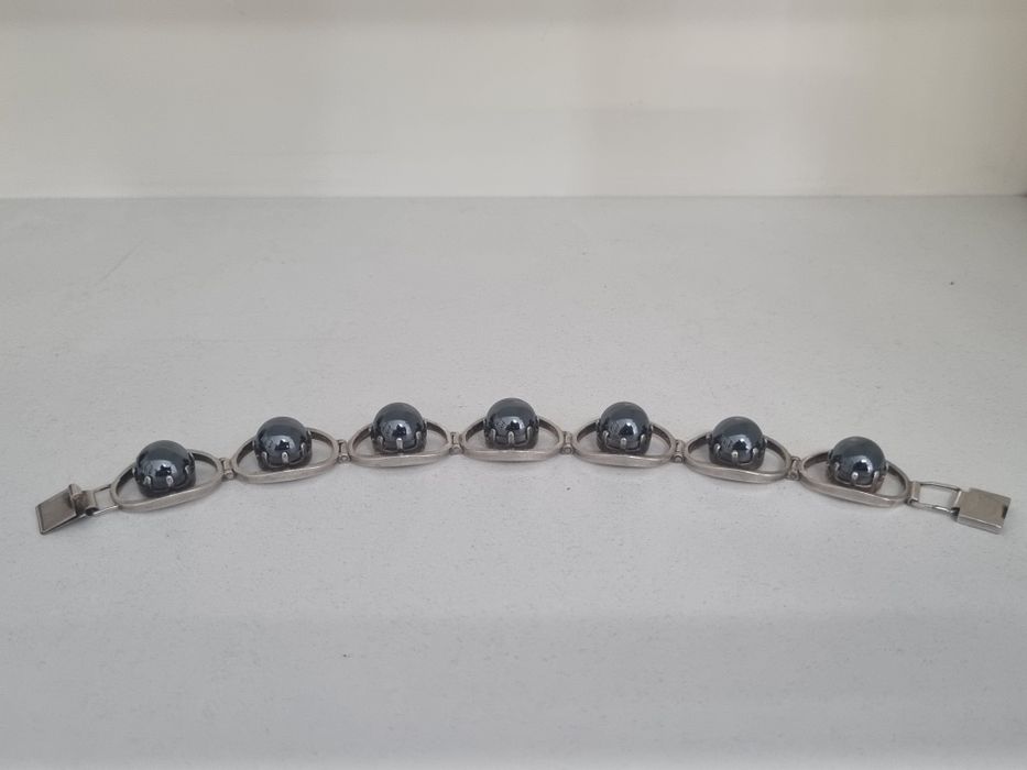 Красива стара сребърна гривна с 
 хематит