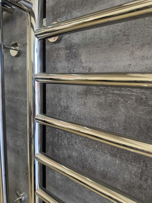 Полотенцесушитель с круглой полочкой от производителя с гарантией.