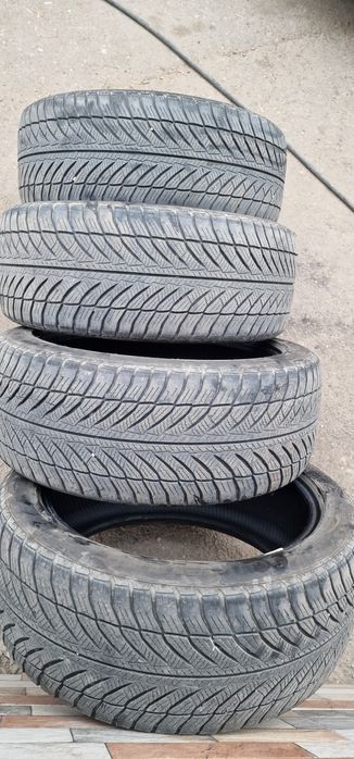 Anvelopele iarna Goodyear 245 45 19