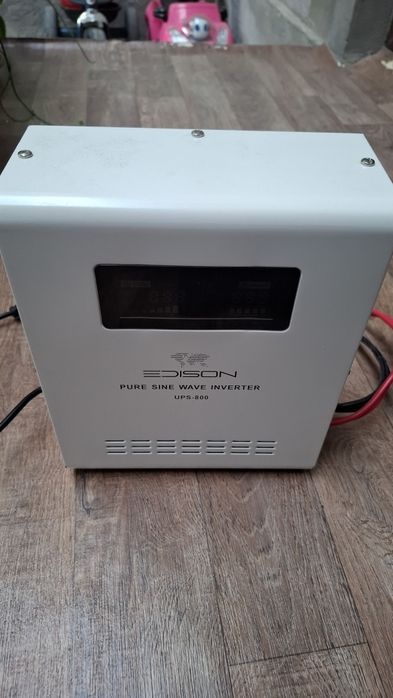 Invertor ups 12-220 sinus