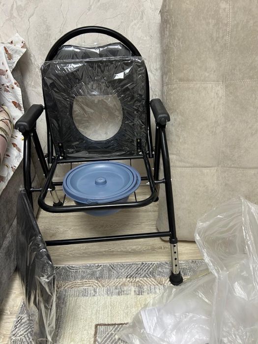 Стул-туалет новый (кресло-туалет)