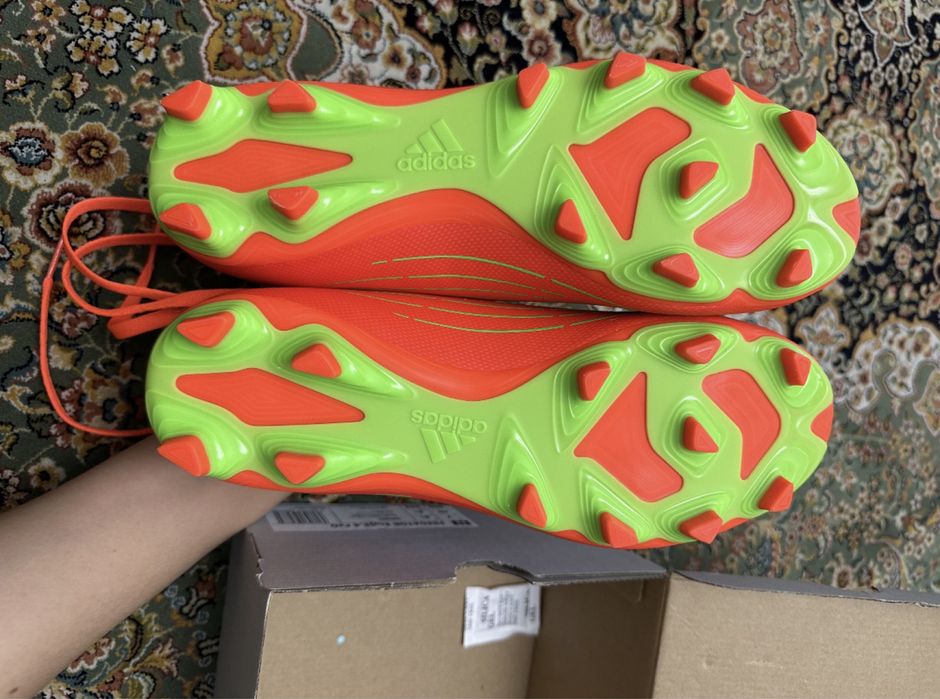 Продаю Adidas Predator