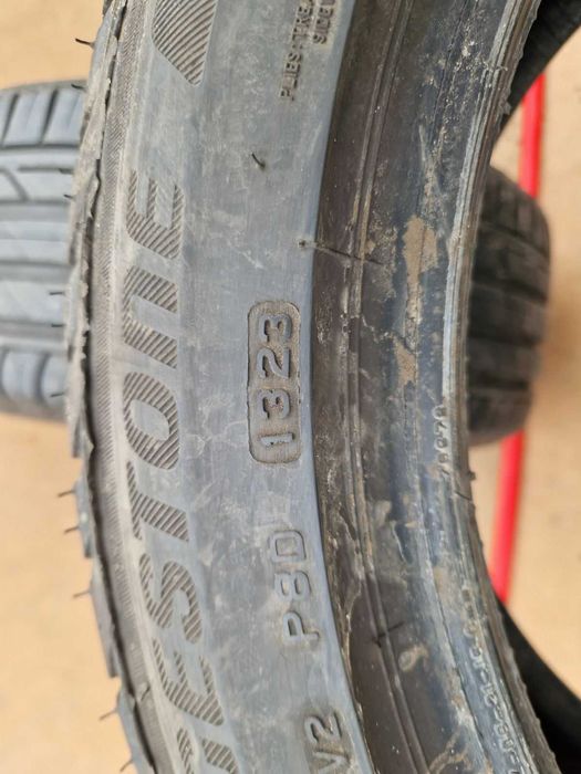 2 Bridgestone R18 215/50 Летни гуми  DOT1323