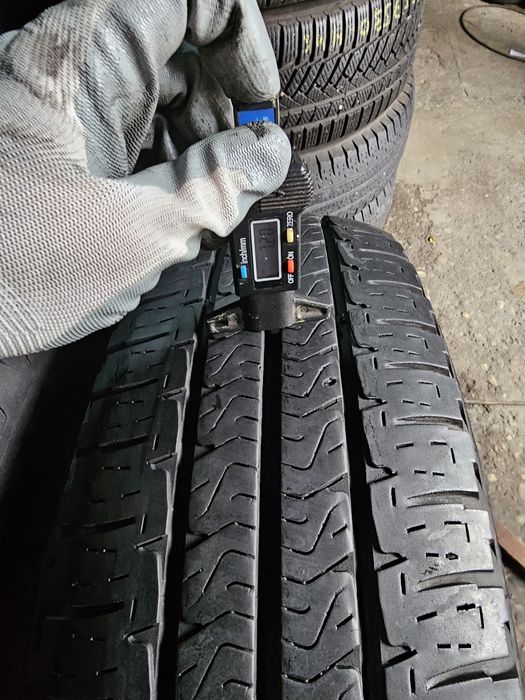 2 anvelope M&S 215 70 15C Michelin 7.2mm