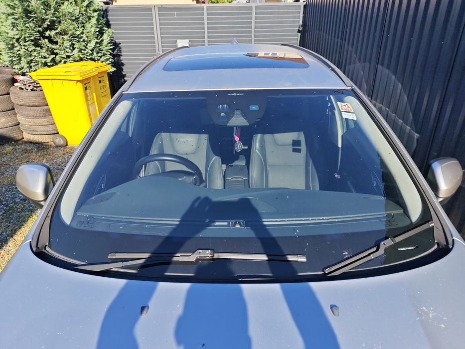 Parbriz Volvo v60 800lei ofer montaj
