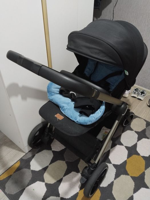 Продам коляску 2 в1