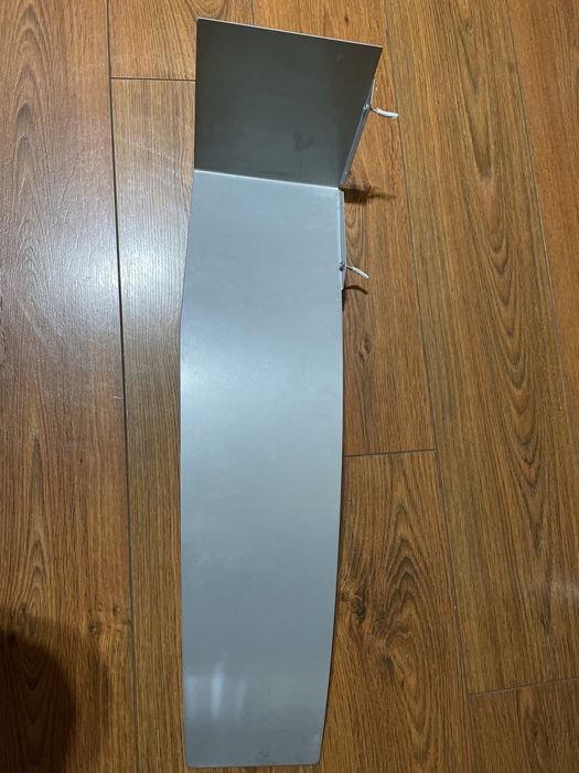 Raft metalic Ikea pentru CD, DVD-uri sau carti mici