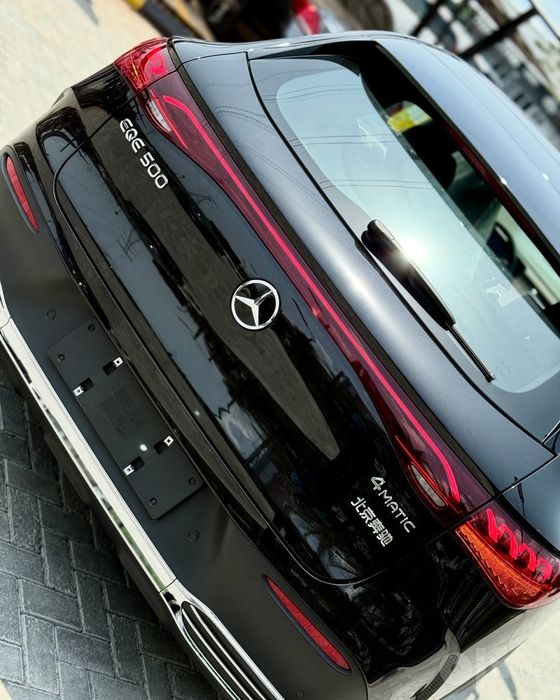MERCEDES EQE 500 4 matic 0 probeg