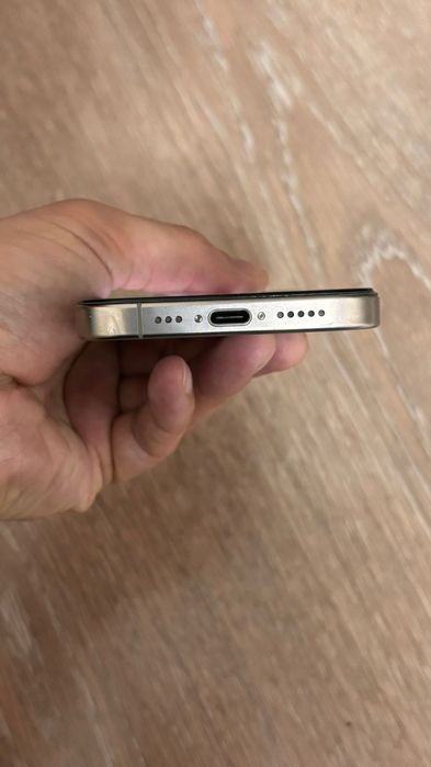 Продам iPhone 15 pro 128gb