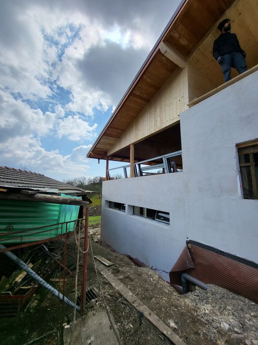 Servicii pentru Acoperișuri, Mansardări și Izolații