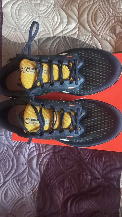 Маратонки NIKE номер45