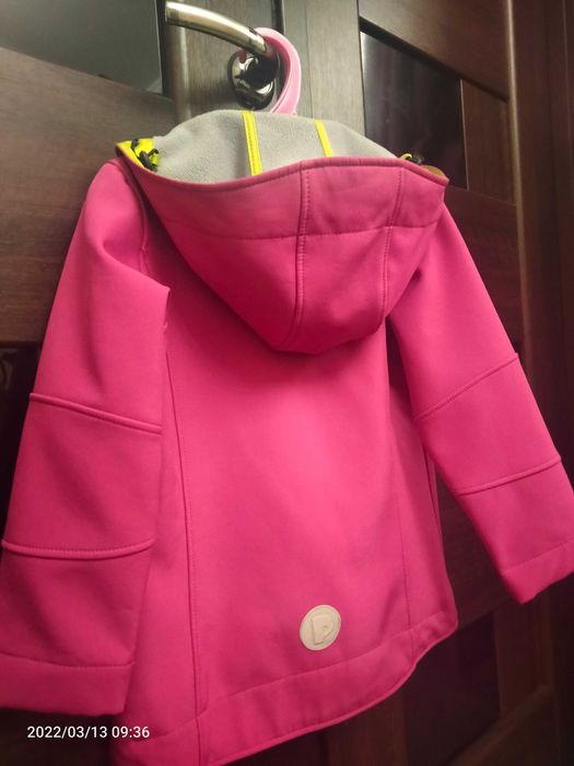 Куртка для девочки (рост 128)