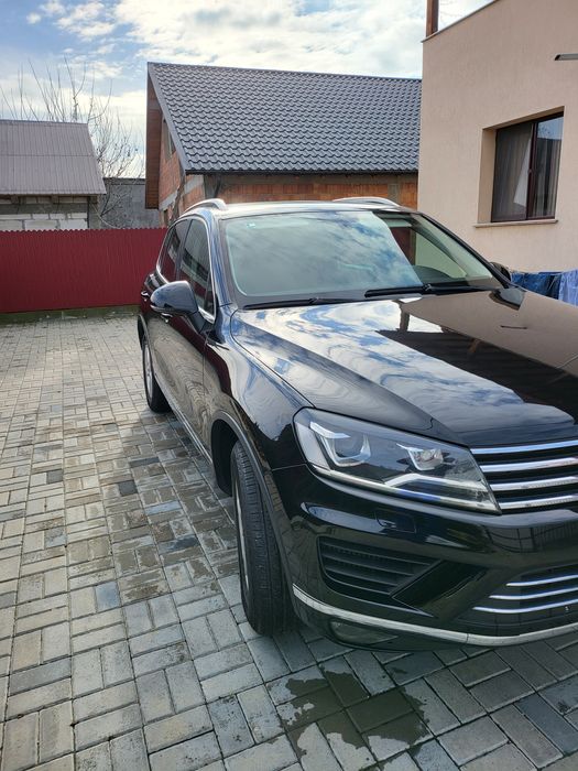 Vând Volkswagen Touareg