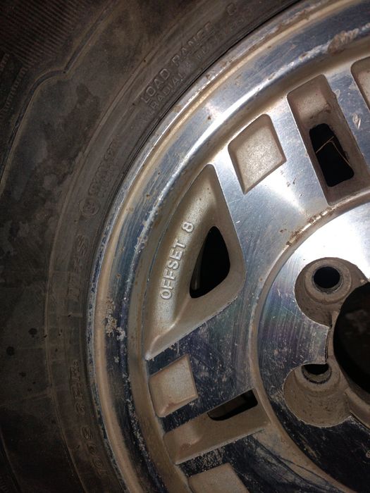 Продам колеса с дисками на джип внедорожник