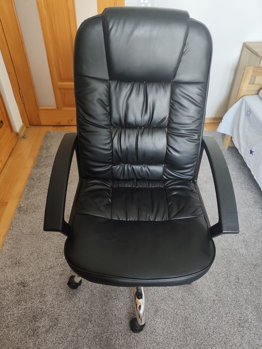 Vând scaun directorial