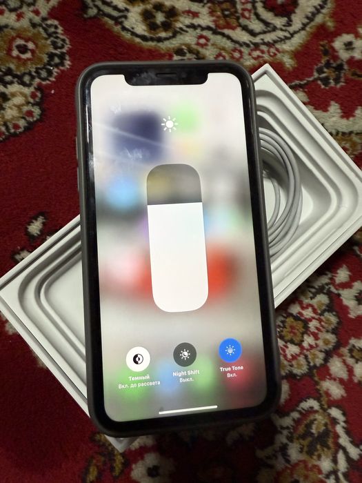 Продам iphone 11 64гб