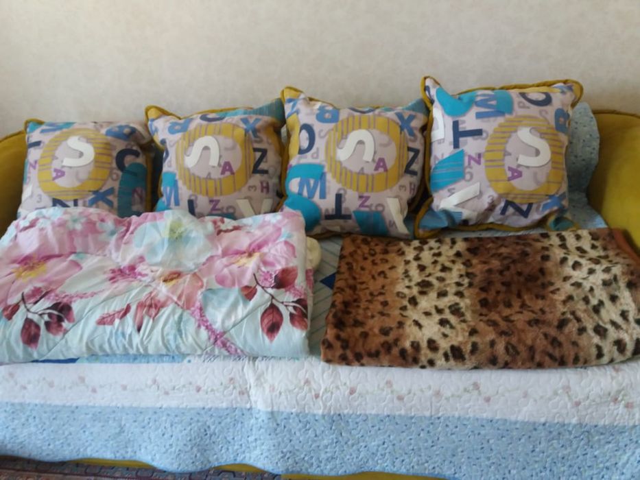 Подушки, одеяло, плед