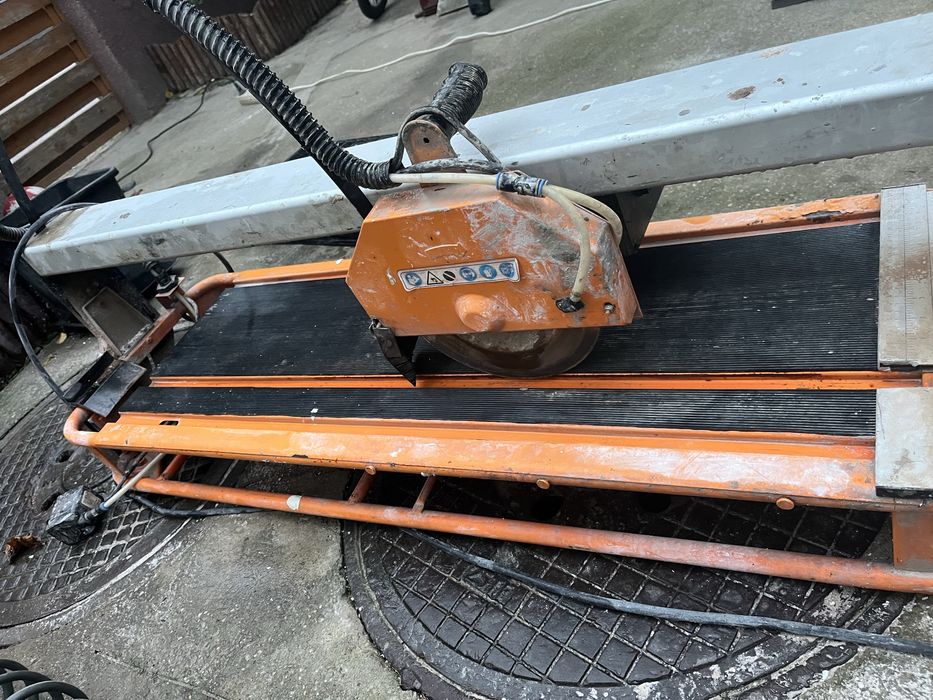 Masina de taiat faianta cu racire pe apa !