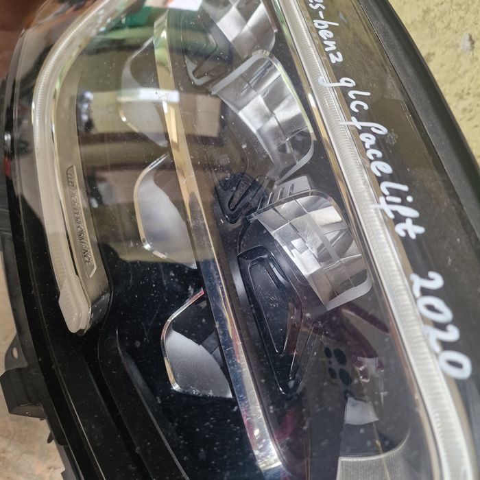 Mercedes Benz GLC facelift 2022 десен фар