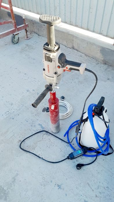 Продам аппарат алмазного сверления в отлином состоянии с тремя коронка