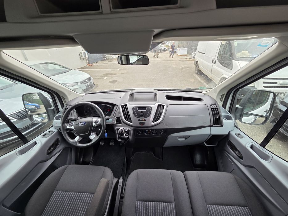 Ford Transit 9 Locuri Mod extra Lung si inalt Lift Electric persoane cu dizabilități