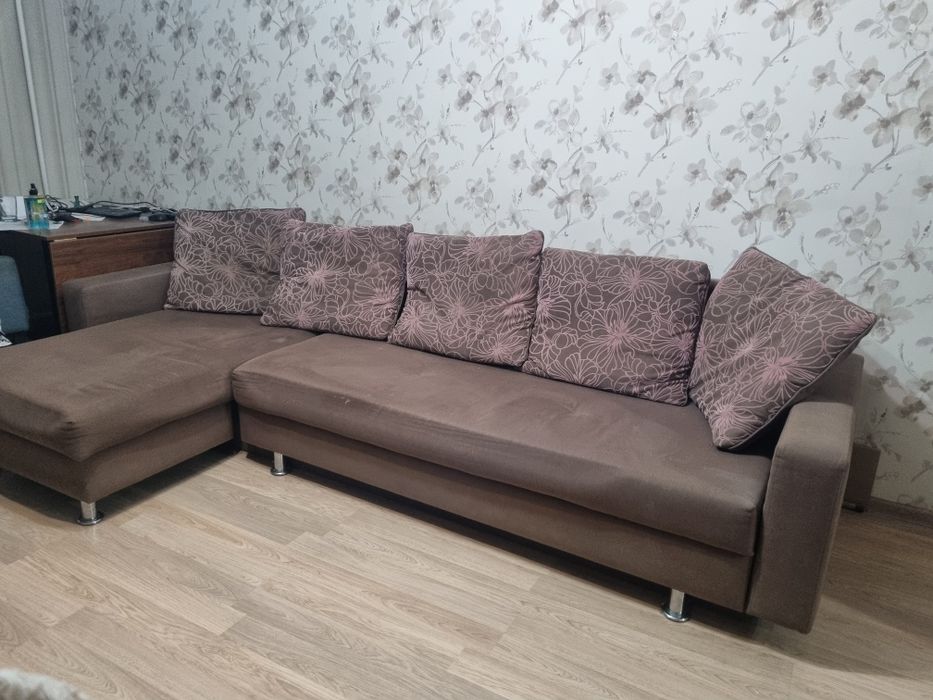 Продам диван  б /у