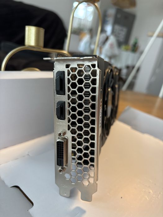 Vand componente pentru pc pe piese