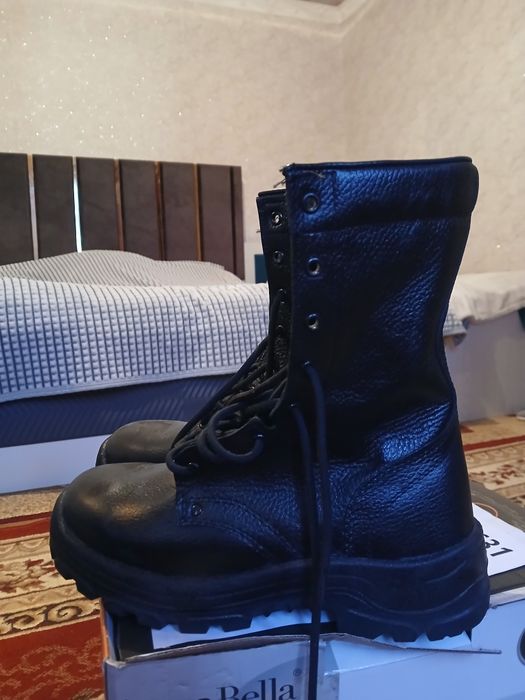 Продам новые берцы