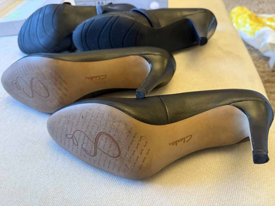 Обувки Clarks на висок ток 41 номер