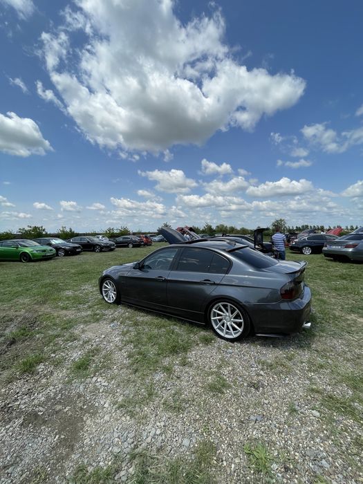 BMW E90 320i Pachet M