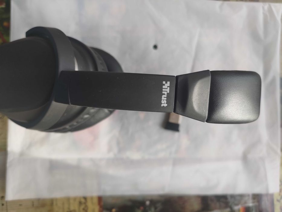 Безжични слушалки Trust Paxo с USB донгъл – шумопотискане, офис